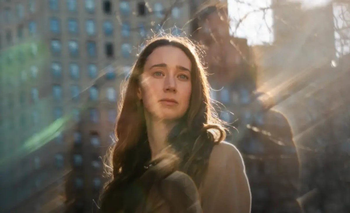 硅谷90后美女创始人，成功骗过摩根大通，卷走了12亿。